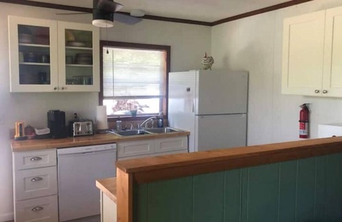 Robbinsville Cabina | No steps and dogs welcomed!
