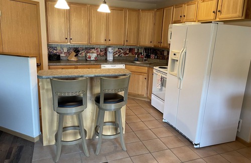 Tea Casa | NO STEPS w/attached garage and screened in patio, NO sales tax with 28 day stay!