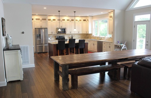 La Follette Casa | ¡Para estrenar! Norris Lakefront Custom Home