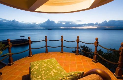 Taytay Complejo | NoaNoa Private Island