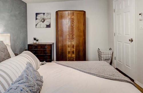 University Heights Casa | Nob Hill Oasis B | 1 Bed, 1 Bath