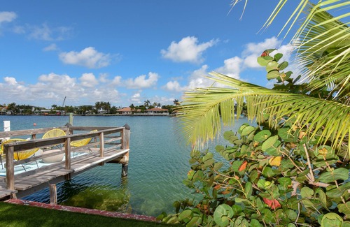 Surfside Casa | NoBeVIP: The PALMS HOUSE con vista a la bahía, piscina climatizada y paseo a la playa