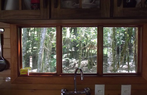 Gramado Chalet De Esquí | # Noble chalet crema en la esquina de la montaña de césped