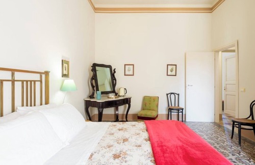 Erice Cama Y Desayuno | Noble palace sky view in the mountains, near the historic center of Erice