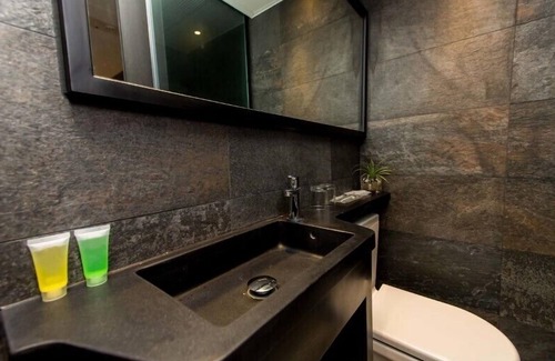 Jordan Hotel | Noble Park Hotel