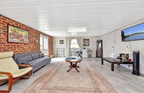 Allandale Casa | Noble Willow Studio Lovedale. A Cosy Unique Wine Country Refuge