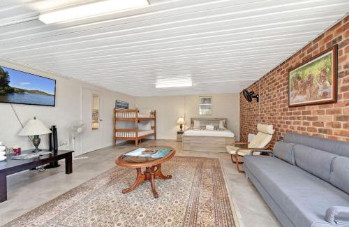 Allandale Casa | Noble Willow Studio Lovedale. A Cosy Unique Wine Country Refuge