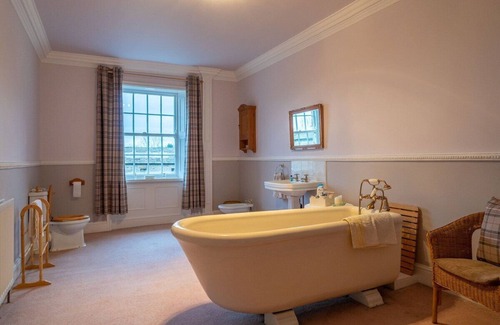 Hoylandswaine Casa | Noblethorpe Hall * Perfect Retreat in the Yorkshire Countryside*