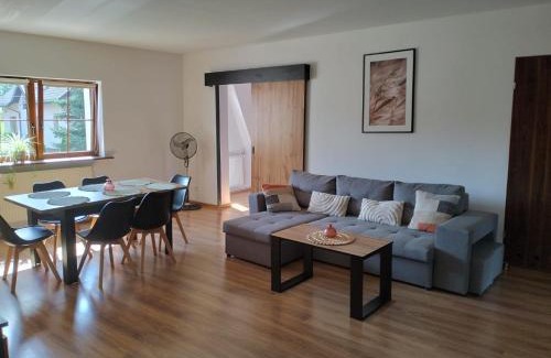 Bystrzyca Kłodzka Cama Y Desayuno | Noclegi i sauna w starym domu