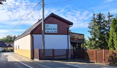 Powidz Apartamento | Noclegi Pod Modrzewiem