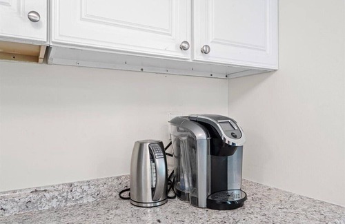 Hidden Valley Casa | Noda Home w Yard Perfect For Digital Nomads 250 Mbps Fiber!