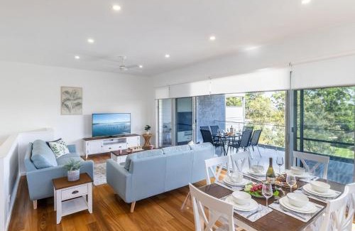Soldiers Point Casa | Noemis Place 7 Cromarty Road water views and boat parking available in the driveway