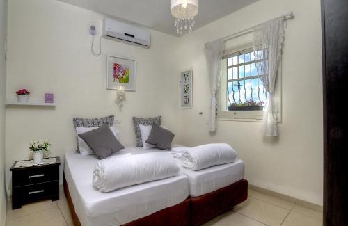 Safed Old City Casa | Nofesh Baatika