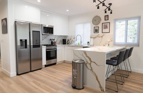 Toluca Lake Apartamento | NOHO URBAN RETREAT: NEWLY REMODELED 1-BEDROOM APT w/ PARKING & EV CHARGER p71