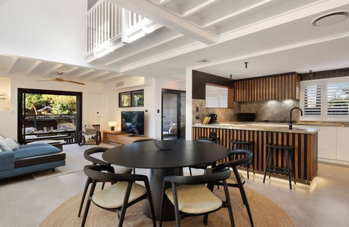 Belongil Casa | Noire at the Beach - Steps from Belongil Beach