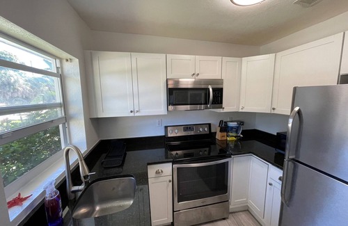 Nokomis Cabaña | NOKOMIS BEACH BUNGALOW 229 15 mins walk to the beach
