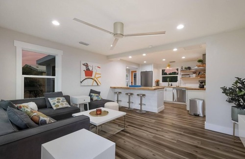 Laurel Casa | Nokomis Cottage