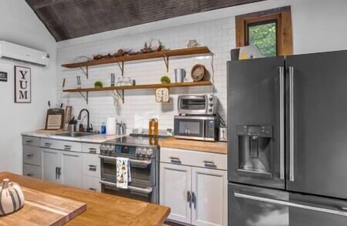 Clarkson Casa | Nolin Cabin Experience w/ Hot Tub