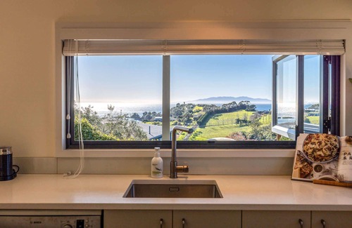 Oneroa Casa | Noll View - Stay Waiheke