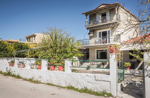 Lixouri Casa | Nomadē - 2BR Bright Maisonette - Garden View - Lixouri, Kefalonia - 4 Guests