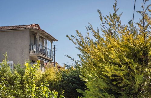 Lixouri Casa | Nomadē - 2BR Bright Maisonette - Garden View - Lixouri, Kefalonia - 4 Guests