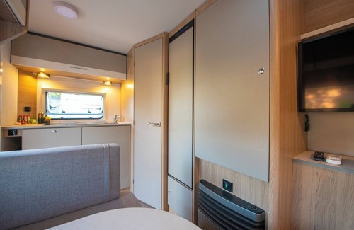 Kayakoy Chalet De Esquí | Nomade Caravan Camping