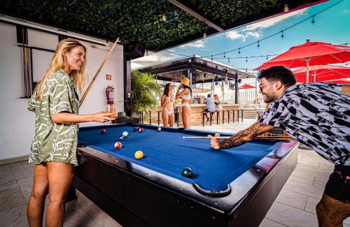 Centro de Cancún Hotel | Nomads Party Hotel