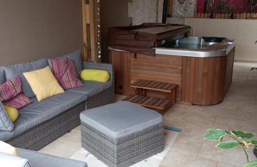 Bois d'Olives Apartamento | NON FUMEURS uniquement ! LIRE PROFIL DE L'HOTE AVANT DE RESERVER!