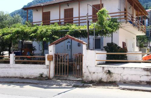 Benitses Casa | Nona's Guest House Corfu Βenitses