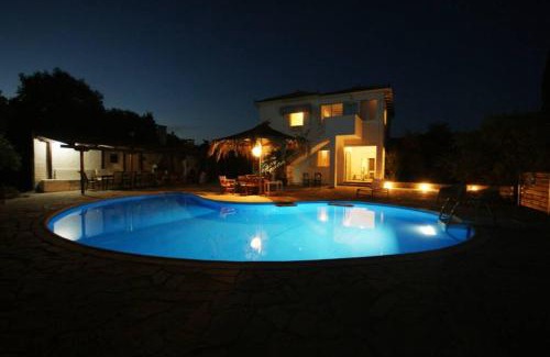 Kalamaki Villa | Nona's House