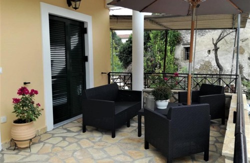 Sinarades Casa | Nonnas House