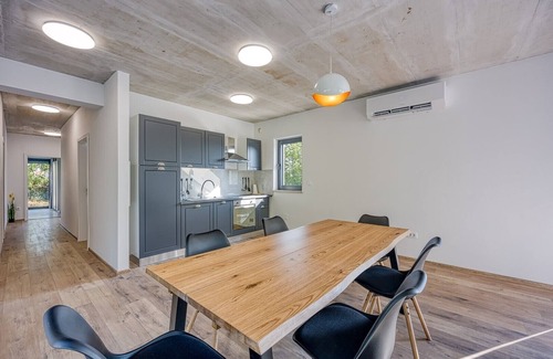 Rakotule Villa | Nono Spinovci- pool private