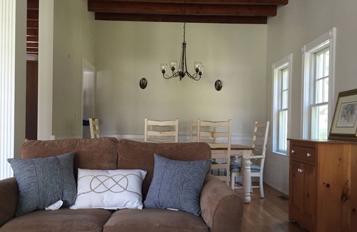 Nonquitt Casa | Nonquitt Summer Cottage: Las comodidades de casa cerca de la playa, golf, tenis y divertido!