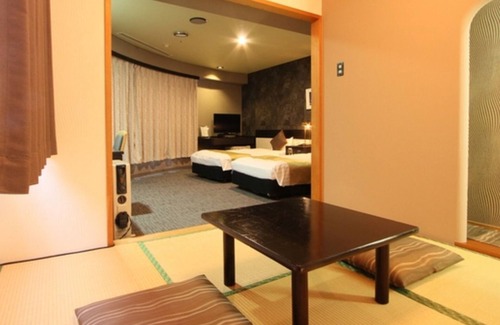 Chitose Hotel | NonsmokingDeluxe Twin JapaneseWestern RoomBre / Chitose Hokkaidō