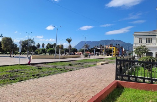 Zipaquira Casa | NOOkUMA HOSTEL del para viajes en familia, ubicado en el corazon de Zipaquira