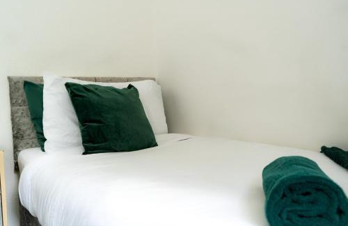 Harborne Apartamento | Noormak nights-Private Whole House Stay In Birmingham