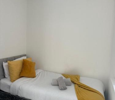 Harborne Apartamento | Noormak nights-Private Whole House Stay In Birmingham