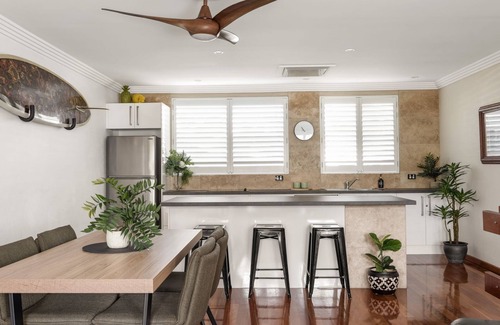 Noosa Heads Villa | Noosa Pde Apartment - ALOHA - great location and style, walk to beach