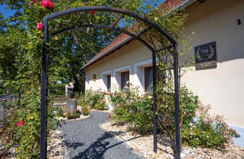 Nagygorbo Casa | Nora Guest House - Happy Rentals