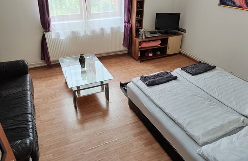 Zamardi Cama Y Desayuno | Nora Guesthouse Bed and Breakfast
