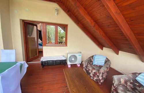 Zamardi Cama Y Desayuno | Nora Guesthouse Bed and Breakfast
