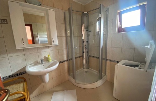 Zamardi Cama Y Desayuno | Nora Guesthouse Bed and Breakfast
