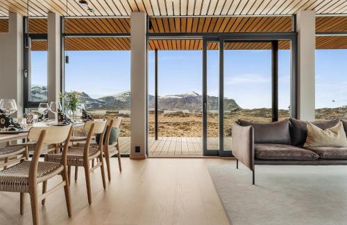 Flakstad Villa | Nordic House Lofoten