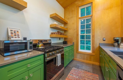 Black Mountain Casa | Nordic Tiny House | Pet-Friendly & 3 Min. to Town