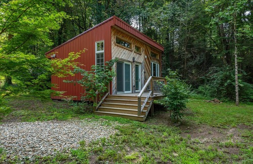 Black Mountain Casa | Nordic Tiny House | Pet-Friendly & 3 Min. to Town