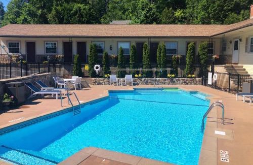 Lake George Hotel | Nordick's Inn