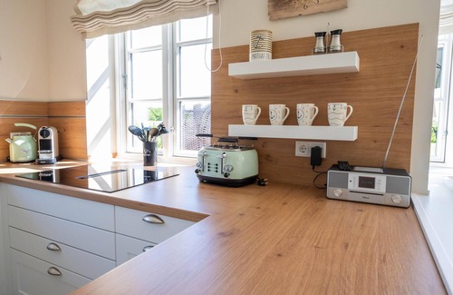 Borgsum Casa | "Nordseehaus Föhr: Comfortable vacation apartment for the whole family!"