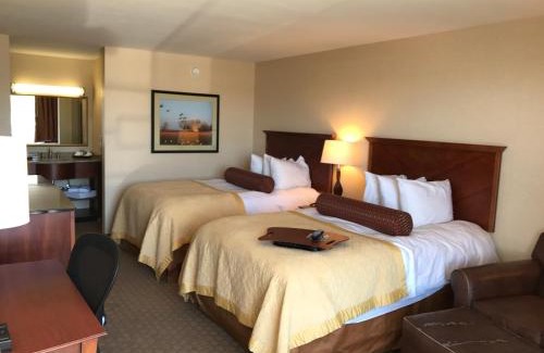 Norfolk Hotel | Norfolk Country Inn and Suites
