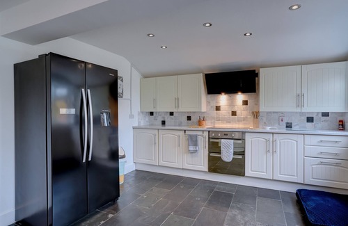 Heacham Cabaña | Norfolk Luxe Beach House Sleeps 8 Dog Friendly