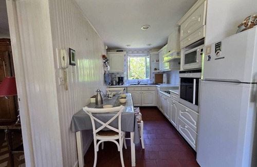 Verneuil-sur-Avre Casa | Family home in Verneuil sur Avre large garden